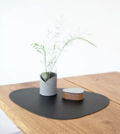 LIND DNA Bull Placemat Curve -Gense Verkoop 31511 01 3 EnvironmentImage 3a4056b3bd