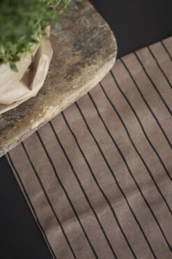 Tofta Stripe Placemat 35x45 Cm 5 Tofta Stripe Placemat 35x45 Cm -Gense Verkoop 570695 01 4 EnvironmentImage 781098d697