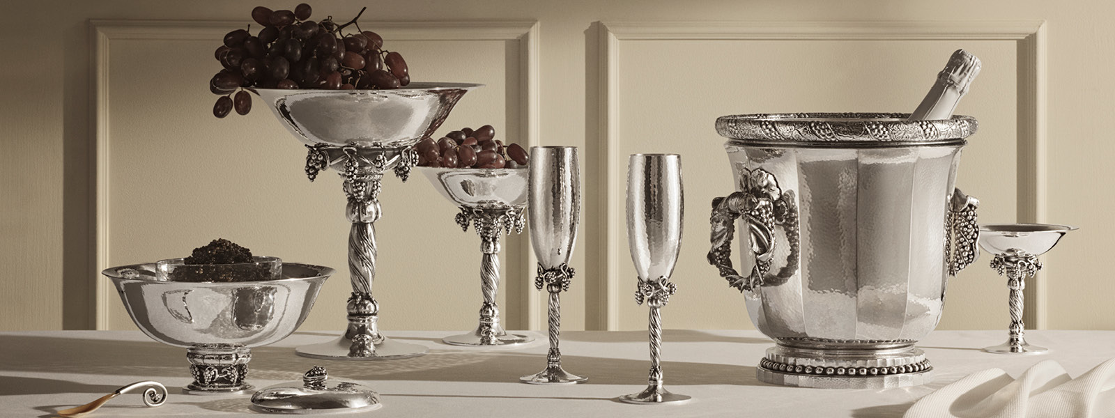 Voorkant 17 Voorkant -Gense Verkoop grapes silver masterpieces hero banner 1600x6001600 1